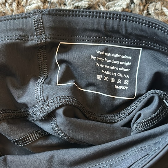 NWT Sweaty Betty Zero Gravity 7/8 Length XXS in Black - Picture 6 of 10